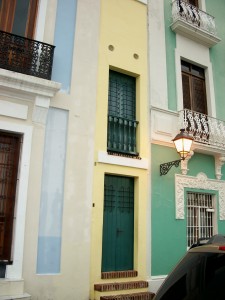 La Casa Estrecha (The Narrow House)